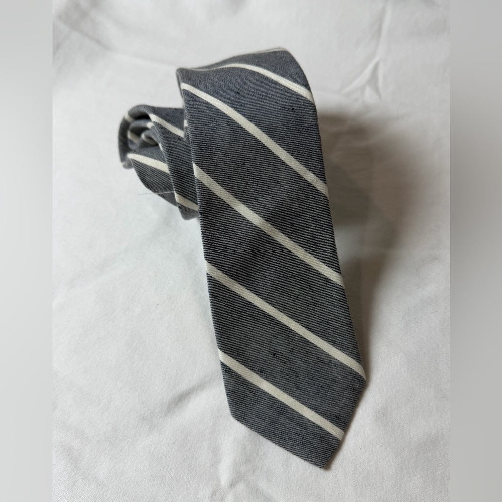 NWT J. Crew Hand Made in USA Linen Silk Blend Slim Classic Gray Striped Tie
